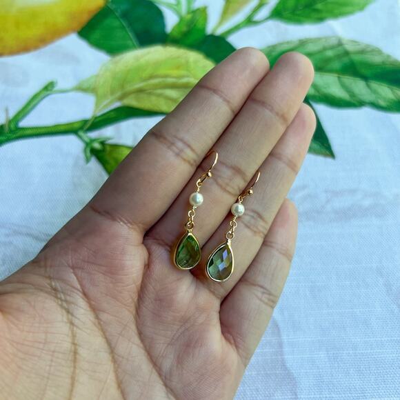 August Birthstone Earrings Peridot Pearl Minimalist Romantic Casual Earrings - Picture 3 of 6